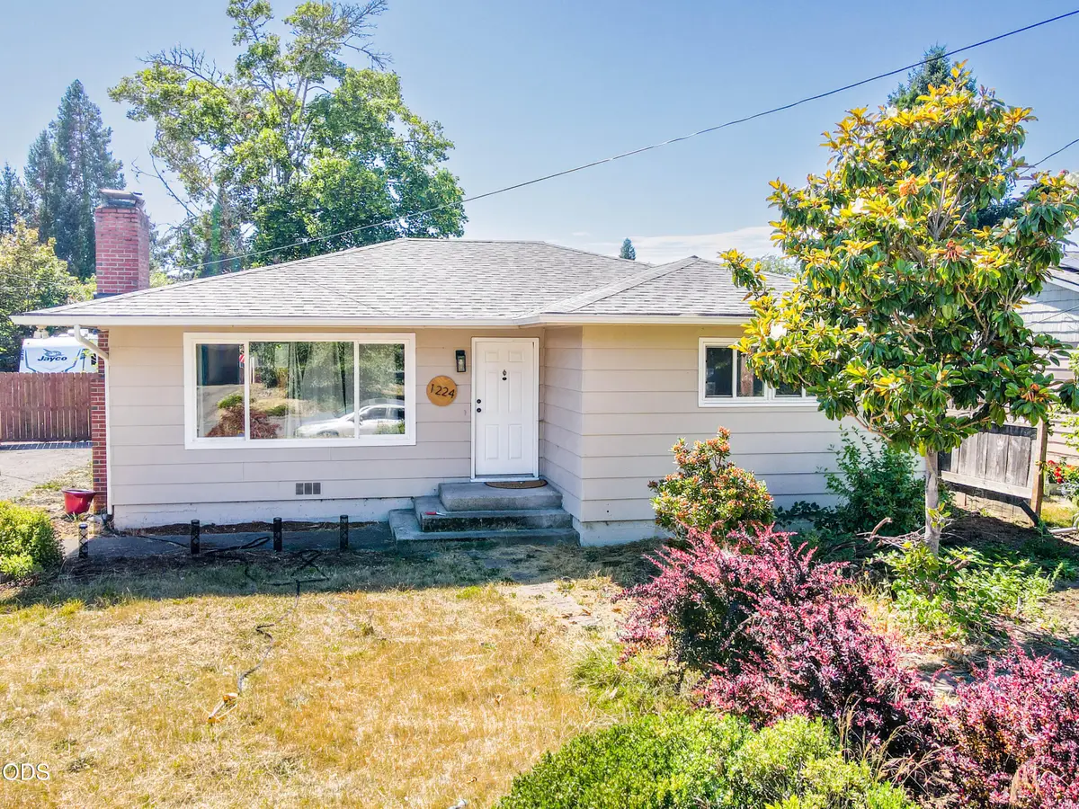 1224 SW Oak Street, Grants Pass, OR 97526 - #1