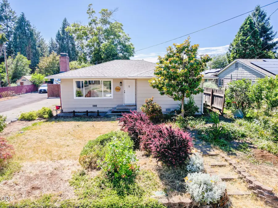 1224 SW Oak Street, Grants Pass, OR 97526 - #2