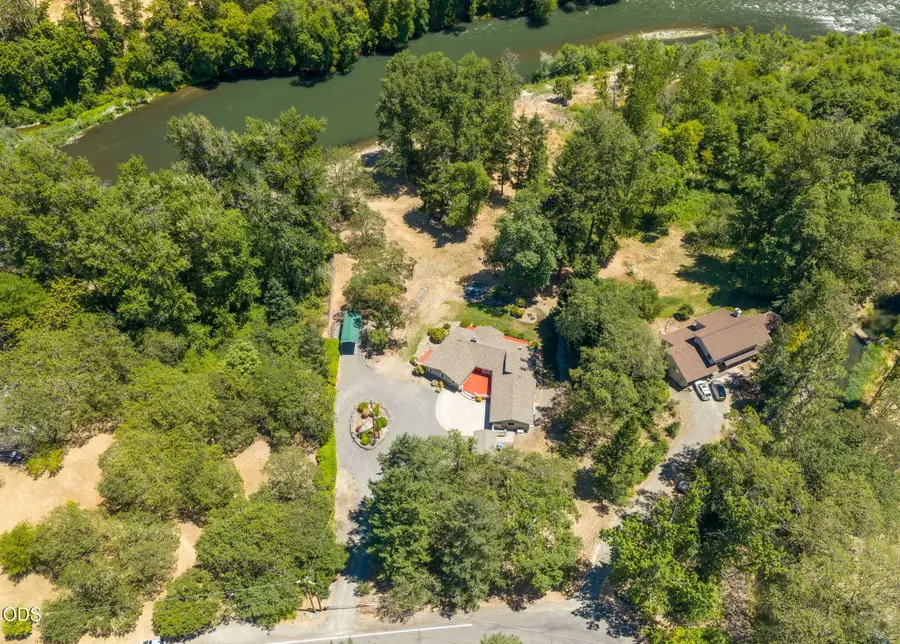 290 Chinook Park Lane, Grants Pass, OR 97527 - #2