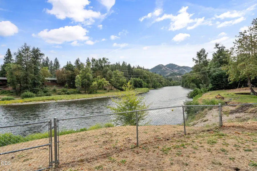 2850 Rogue River Highway, Grants Pass, OR 97527 - #3