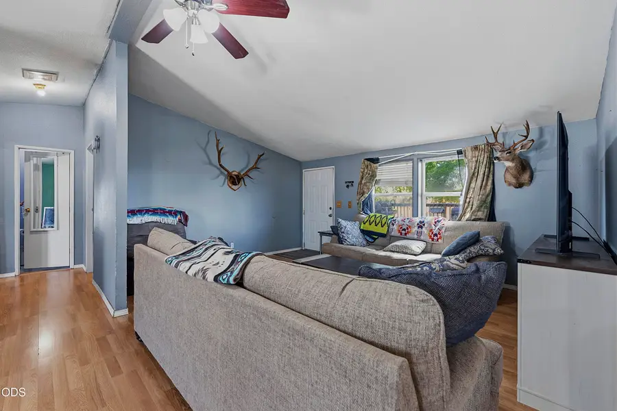 213 Butte Avenue, Metolius, OR 97741 - #2
