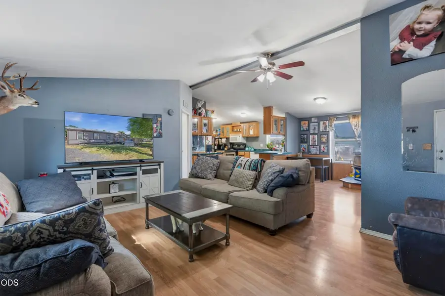 213 Butte Avenue, Metolius, OR 97741 - #3