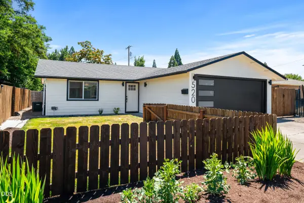520 Grand Avenue, Central Point, OR 97502