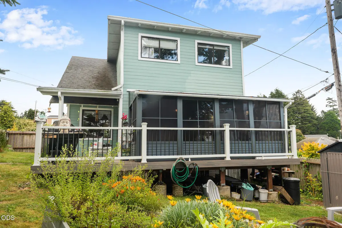 741 Pacific Avenue, Brookings, OR 97415 - #1