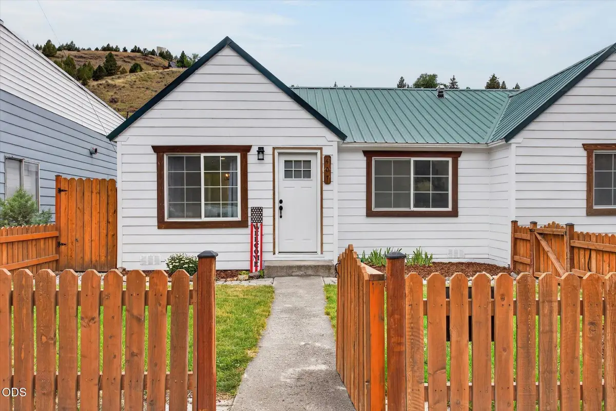 407 S Canyon Boulevard, John Day, OR 97845 - #1