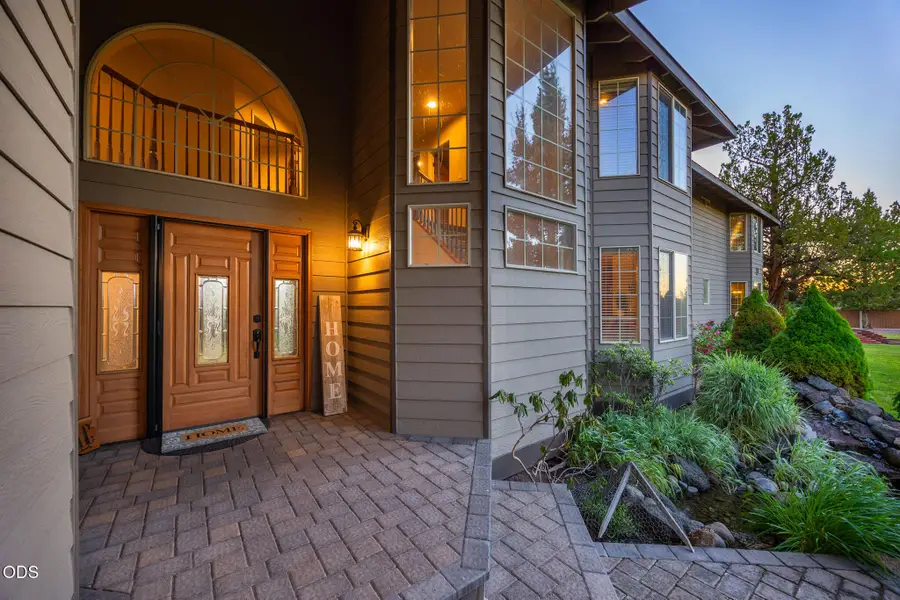 21455 SW Young Avenue, Bend, OR 97703 - #3