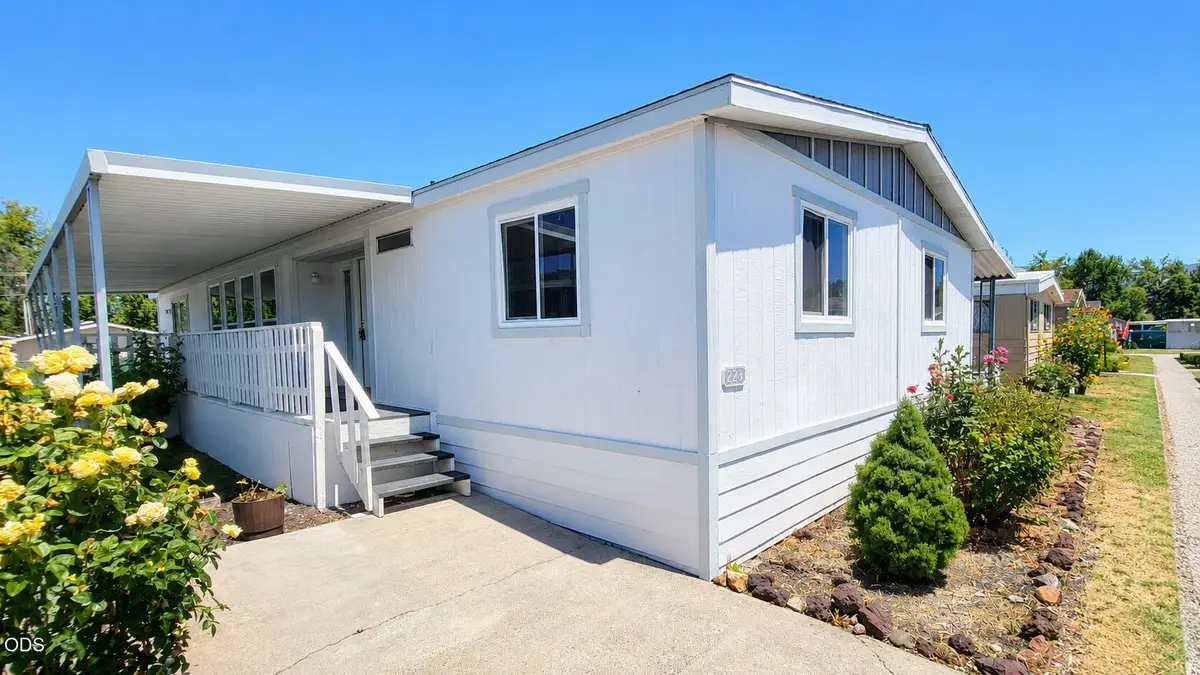3555 S Pacific Highway #SPC 223, Medford, OR 97501 - #1