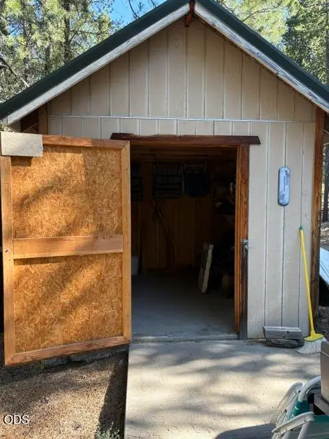 3 Karen Lane, Crescent Lake, OR 97733