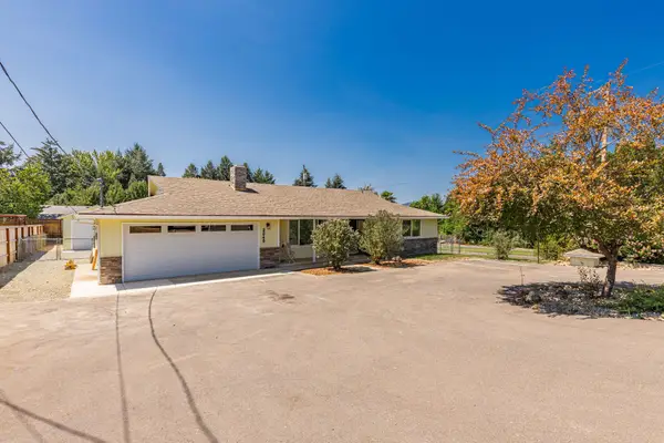 2040 Hamilton Lane Sw, Grants Pass, OR 97527