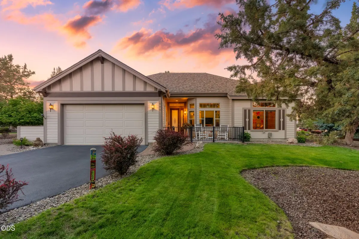 990 Victoria Falls Drive, Redmond, OR 97756 - #1