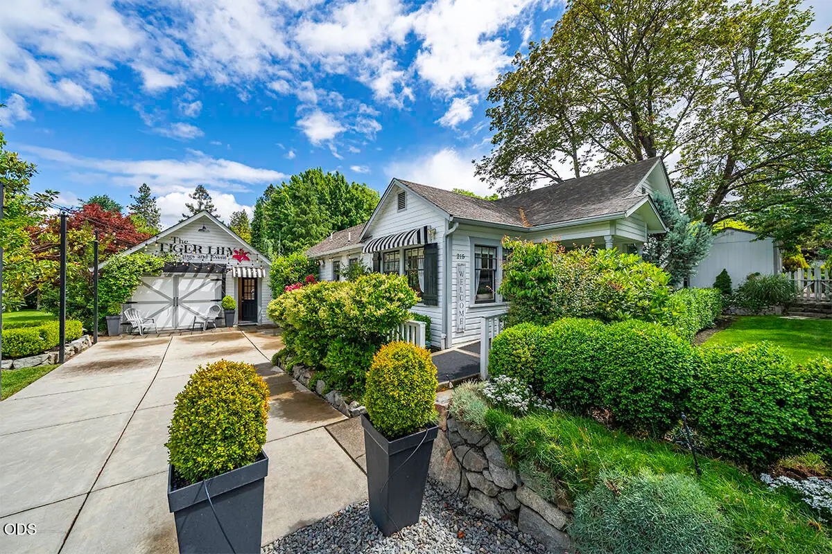 215 S 4th Street, Jacksonville, OR 97530 - #1