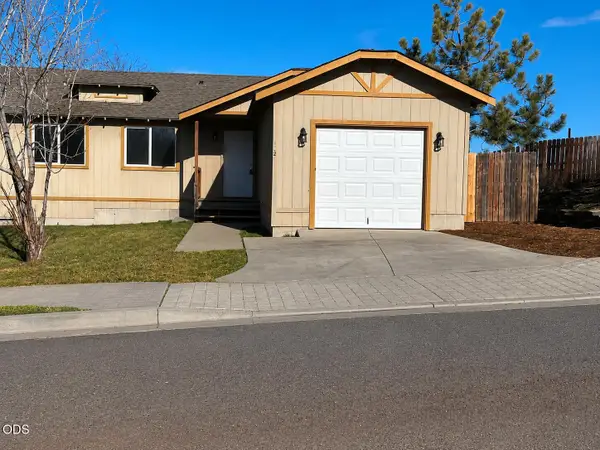 402 SE Carmen Way, Madras, OR 97741