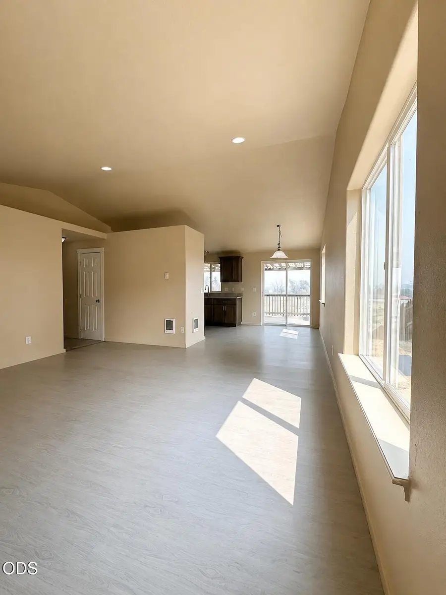 402 SE Carmen Way, Madras, OR 97741 - #3