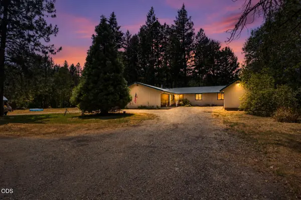 1934 Laurel Road, Cave Junction, OR 97523