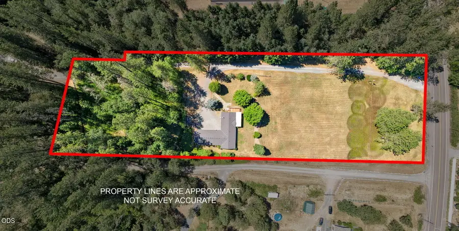 2072 E Evans Creek Road, Rogue River, OR 97537 - #2