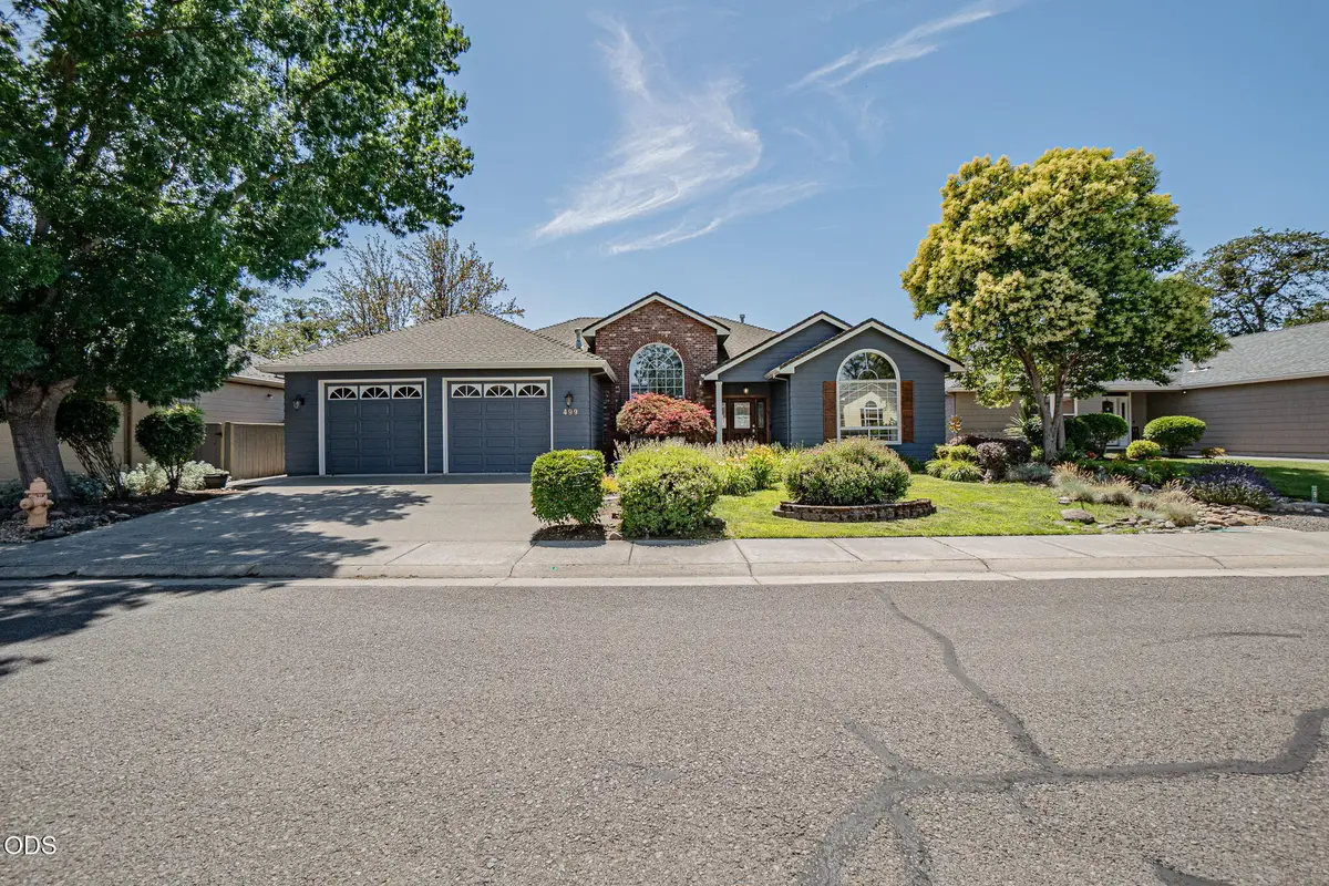 499 Ridgeway Avenue, Central Point, OR 97502 - #1