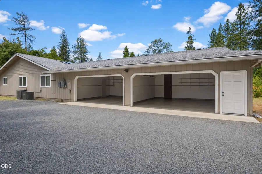 287 Surrey Drive, Grants Pass, OR 97526 - #2
