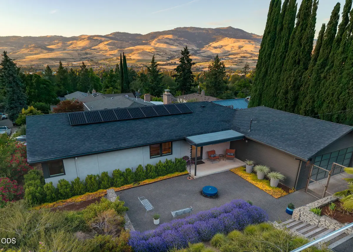 565 Altamont Street, Ashland, OR 97520 - #1
