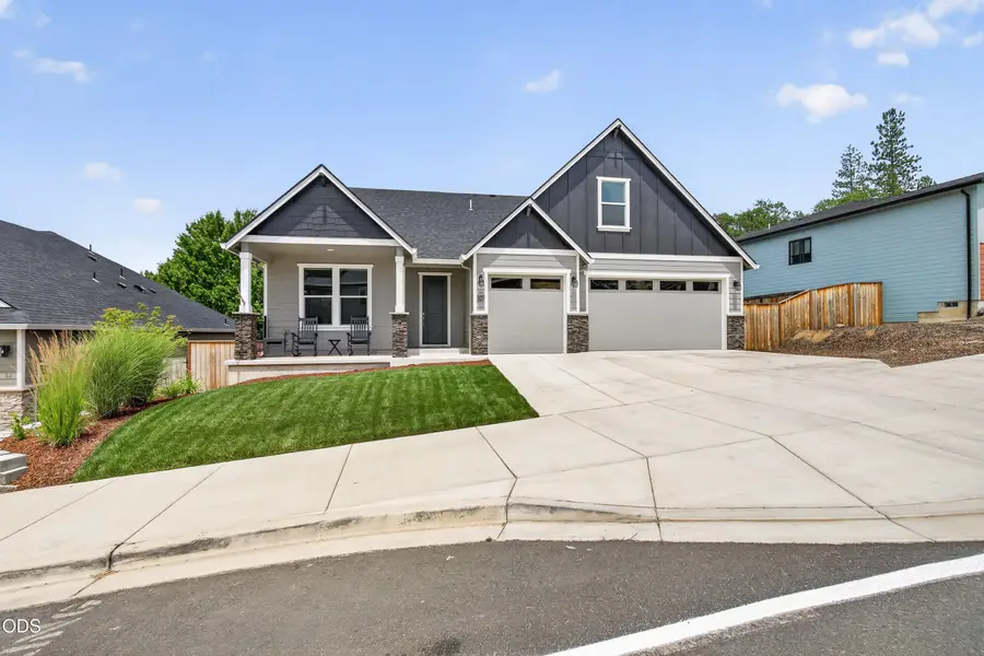 327 Arrowhead Trail, Eagle Point, OR 97524 - #2