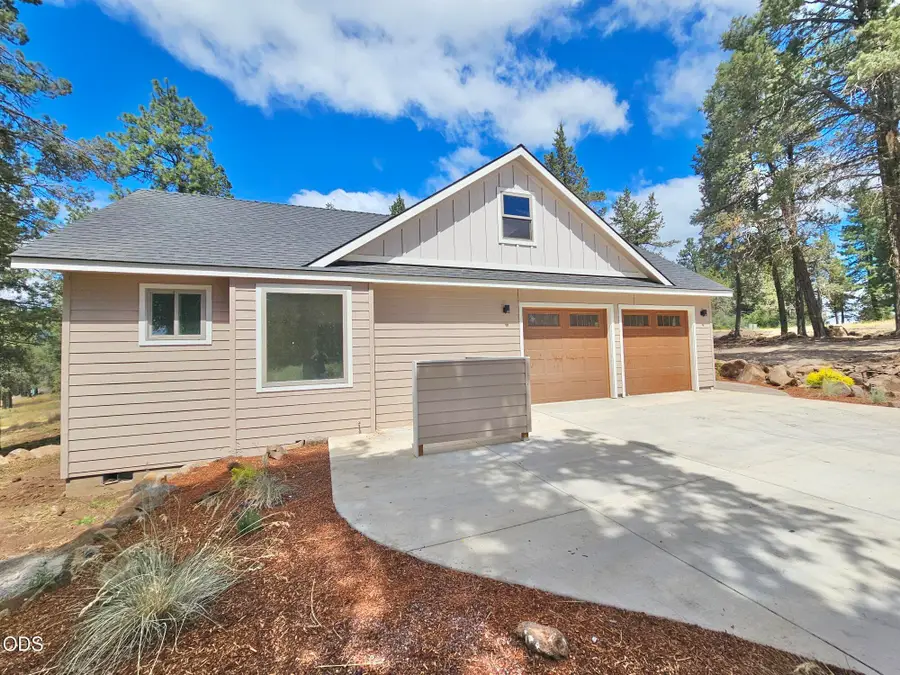 11504 Crossbill Drive, Klamath Falls, OR 97601 - #3