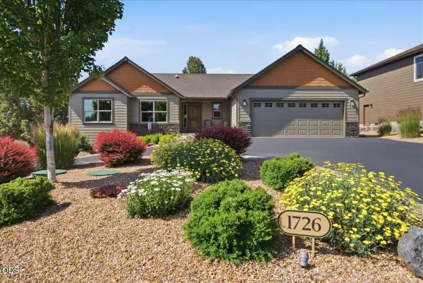1726 Turnstone Road, Redmond, OR 97756
