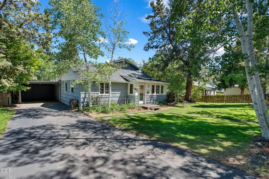 636 NE Irving Avenue, Bend, OR 97701 - #2