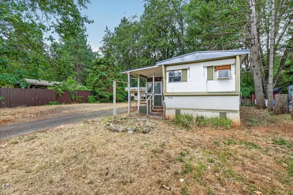 126 S Kerby Avenue, Cave Junction, OR 97523