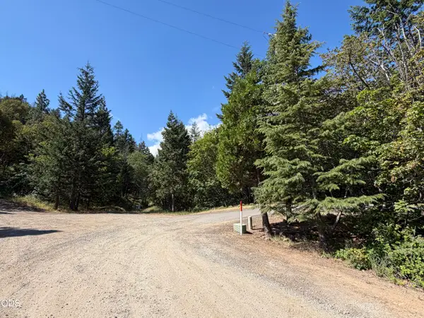 1600 Neil Creek Road, Ashland, OR 97520