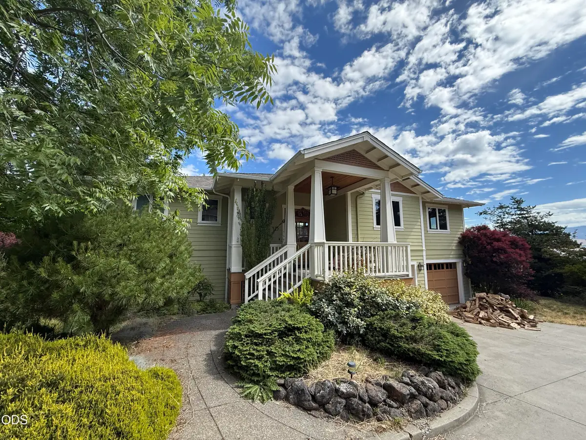 425 Merrill Circle, Ashland, OR 97520 - #1