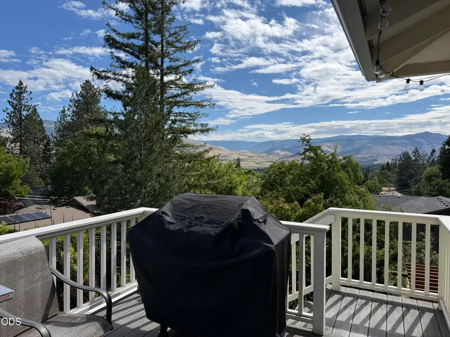 425 Merrill Circle, Ashland, OR 97520 - #2