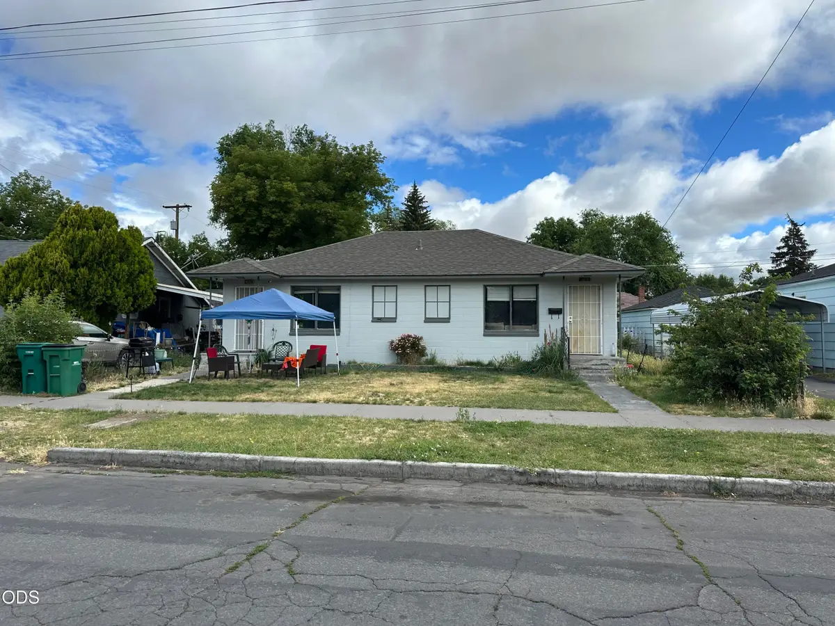 2215 Applegate Avenue, Klamath Falls, OR 97601 - #1