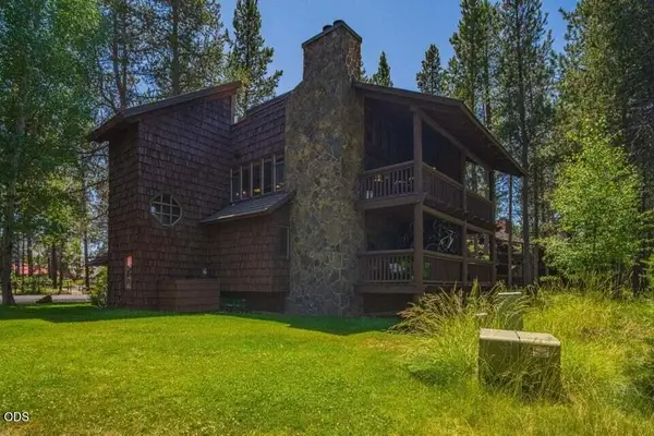 57089 Wild Lily Lane #16, Sunriver, OR 97707