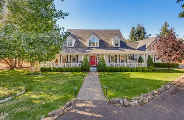 570 Powderhorn Drive, Jacksonville, OR 97530