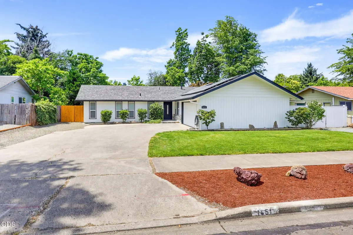 1451 Bluebonnet Avenue, Medford, OR 97504 - #1