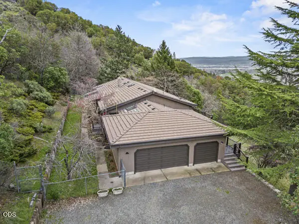 465 Strawberry Hill Lane, Jacksonville, OR 97530 - #3
