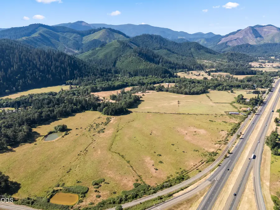 706 Creek Road, Azalea, OR 97410 - #3