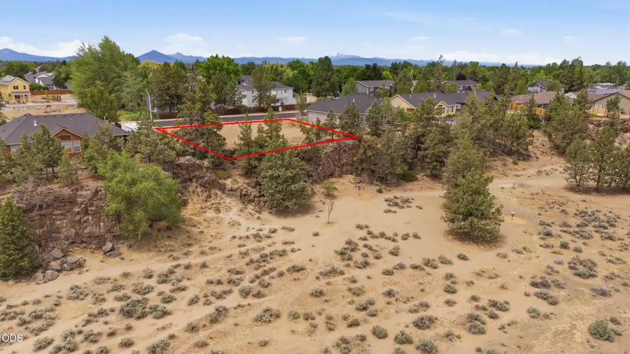 320 NW 16th Place, Redmond, OR 97756 - #3