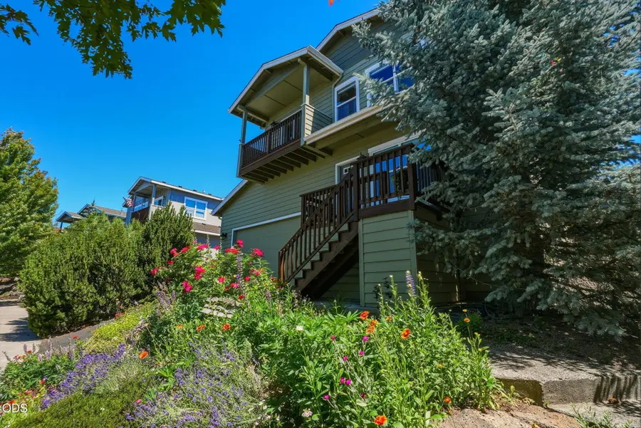 63776 Hunters Circle, Bend, OR 97701 - #2
