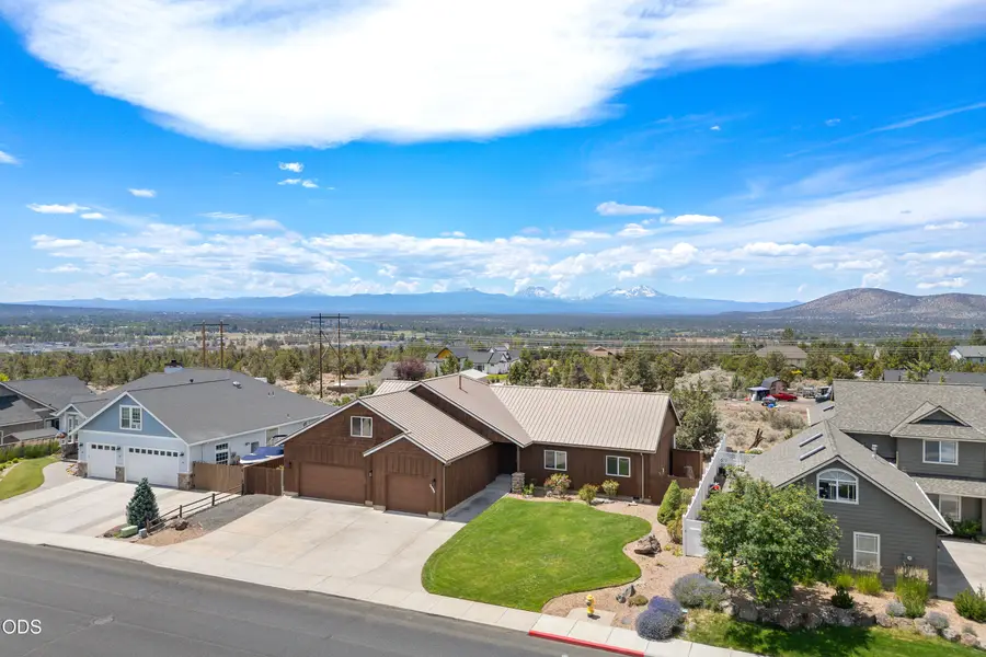 3099 SW Cascade Vista Drive, Redmond, OR 97756 - #3