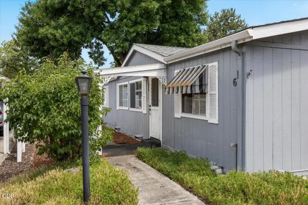 4624 S Pacific Highway #UNIT 61, Phoenix, OR 97535