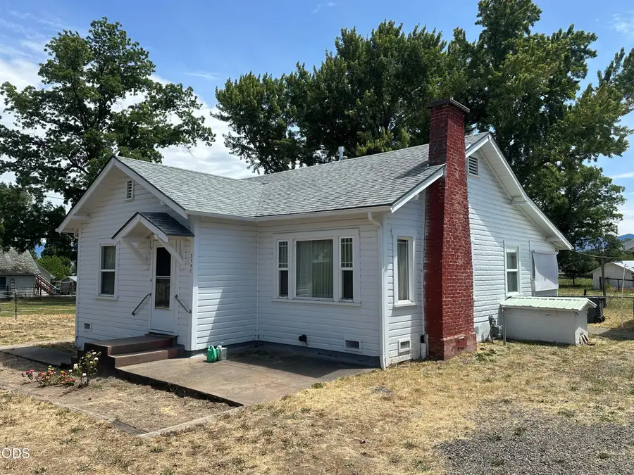 2797 Beall Lane, Central Point, OR 97502 - #2
