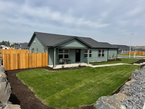 651 NE Mitchell Street #166, Madras, OR 97741