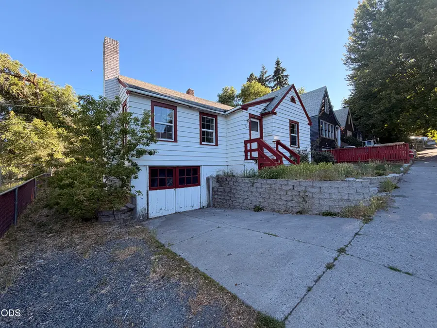 718 Roseway Drive, Klamath Falls, OR 97601 - #3