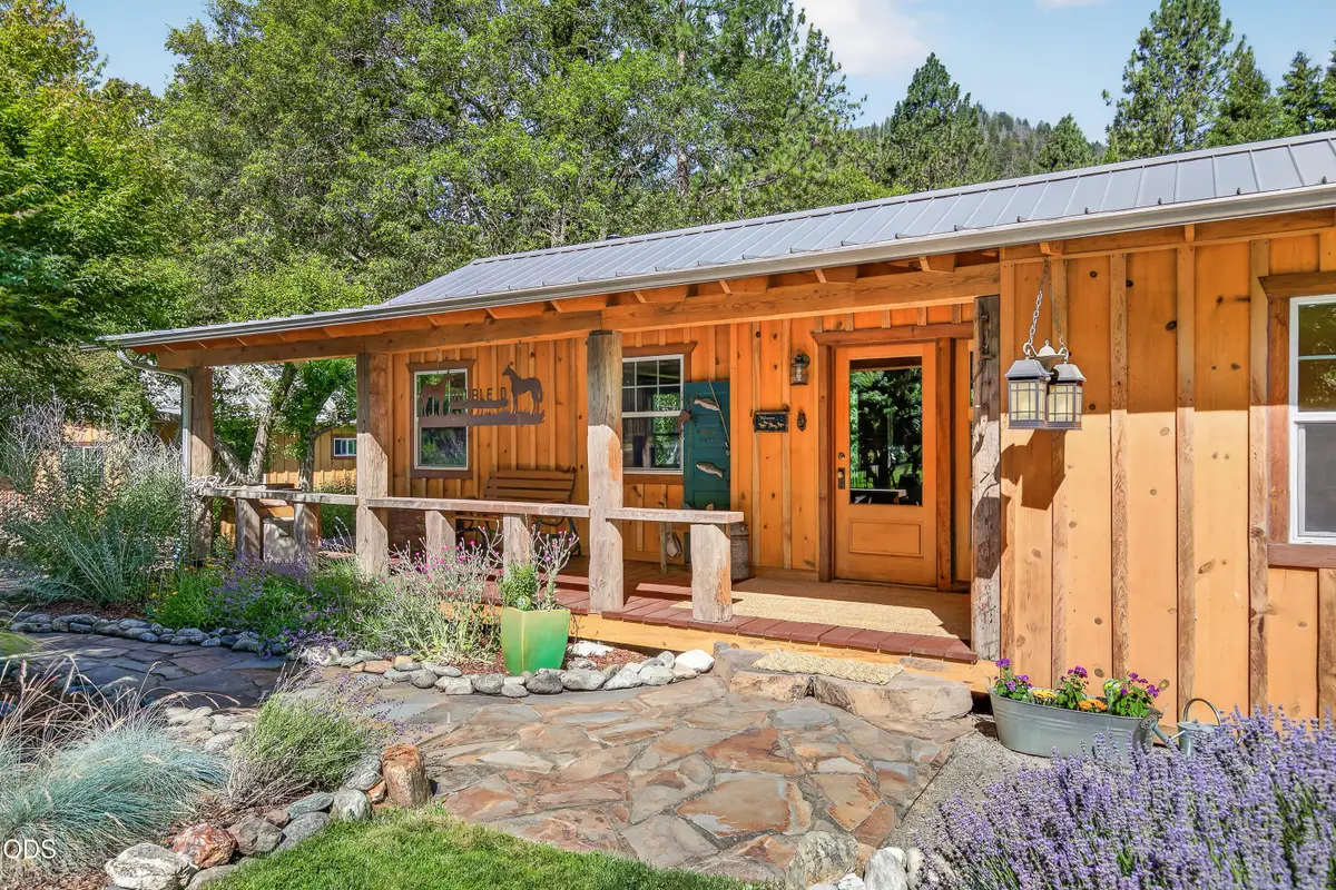 9662 Upper Applegate Road, Jacksonville, OR 97530 - #1