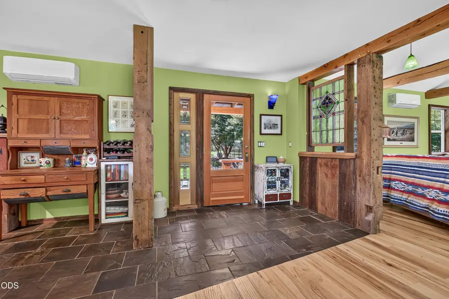 9662 Upper Applegate Road, Jacksonville, OR 97530 - #3