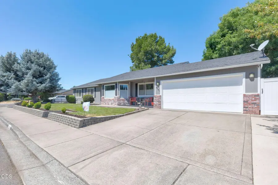 2741 Brae Drive, Medford, OR 97501 - #2