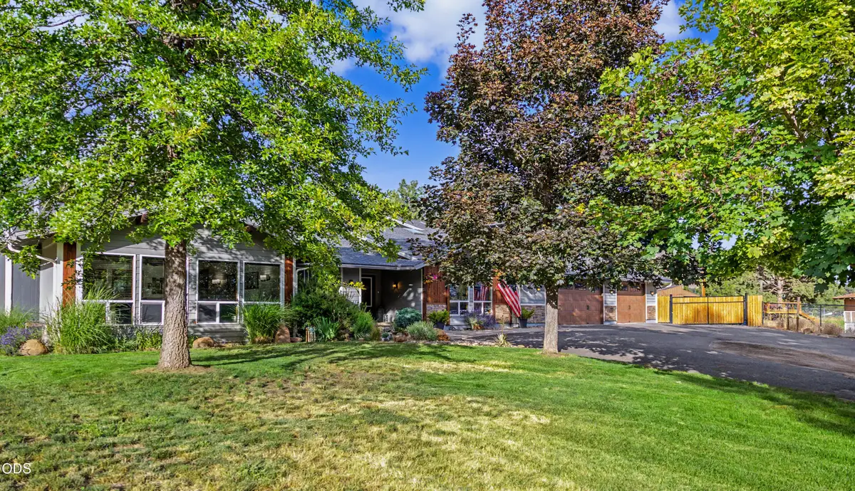 3665 Pine Tree Drive, Klamath Falls, OR 97603 - #1
