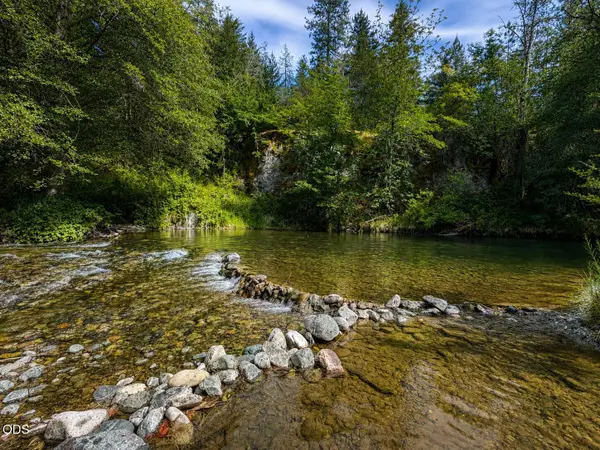 2874 Eastside Road, Jacksonville, OR 97530