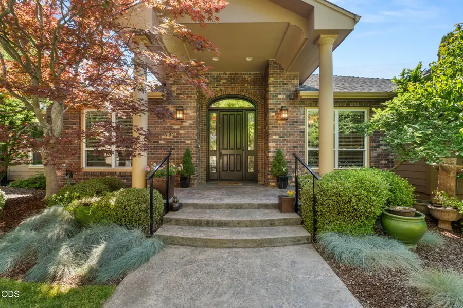 935 Sandoz Street, Central Point, OR 97502 - #2