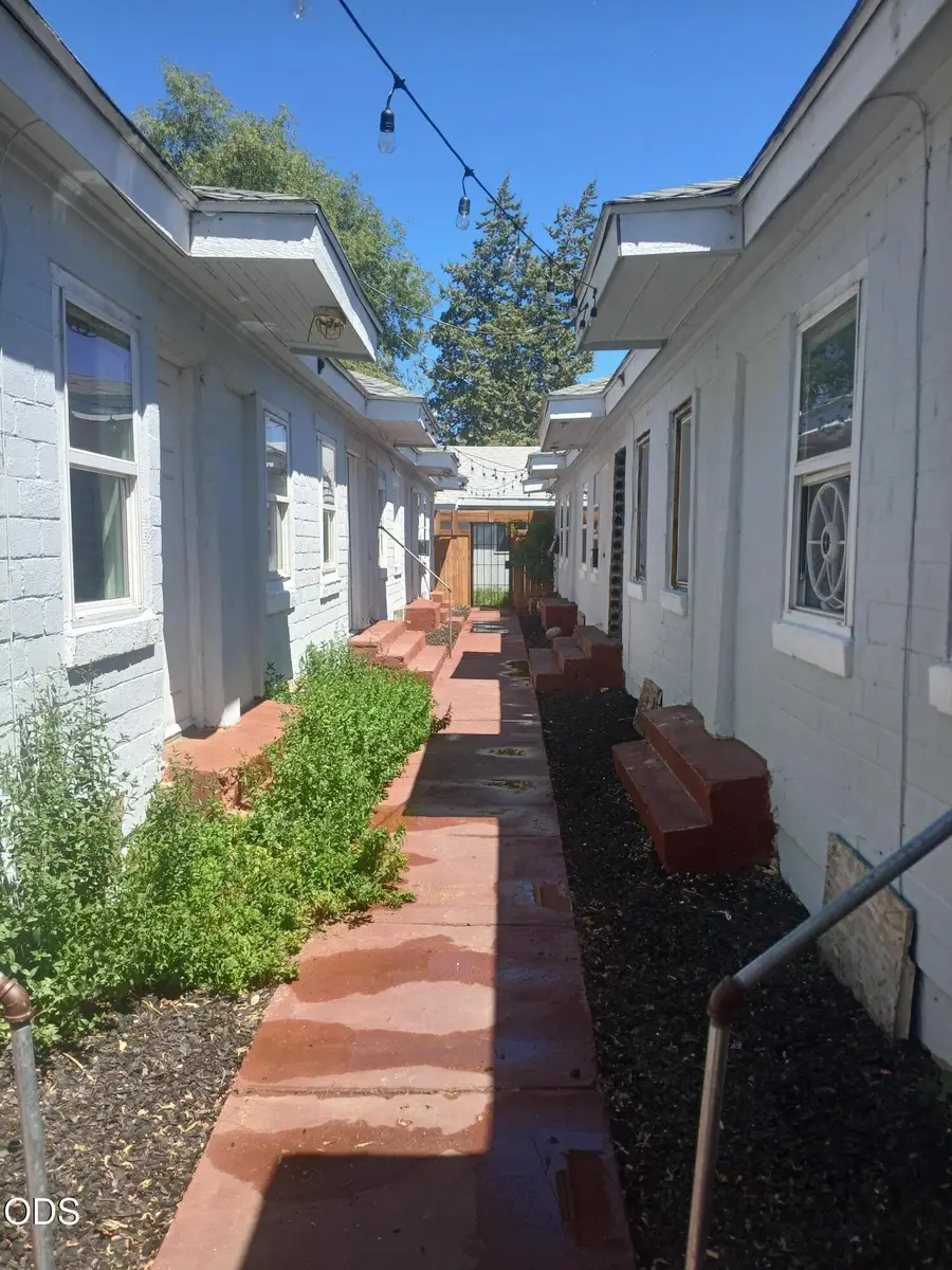 323 Commercial Street, Klamath Falls, OR 97601 - #2
